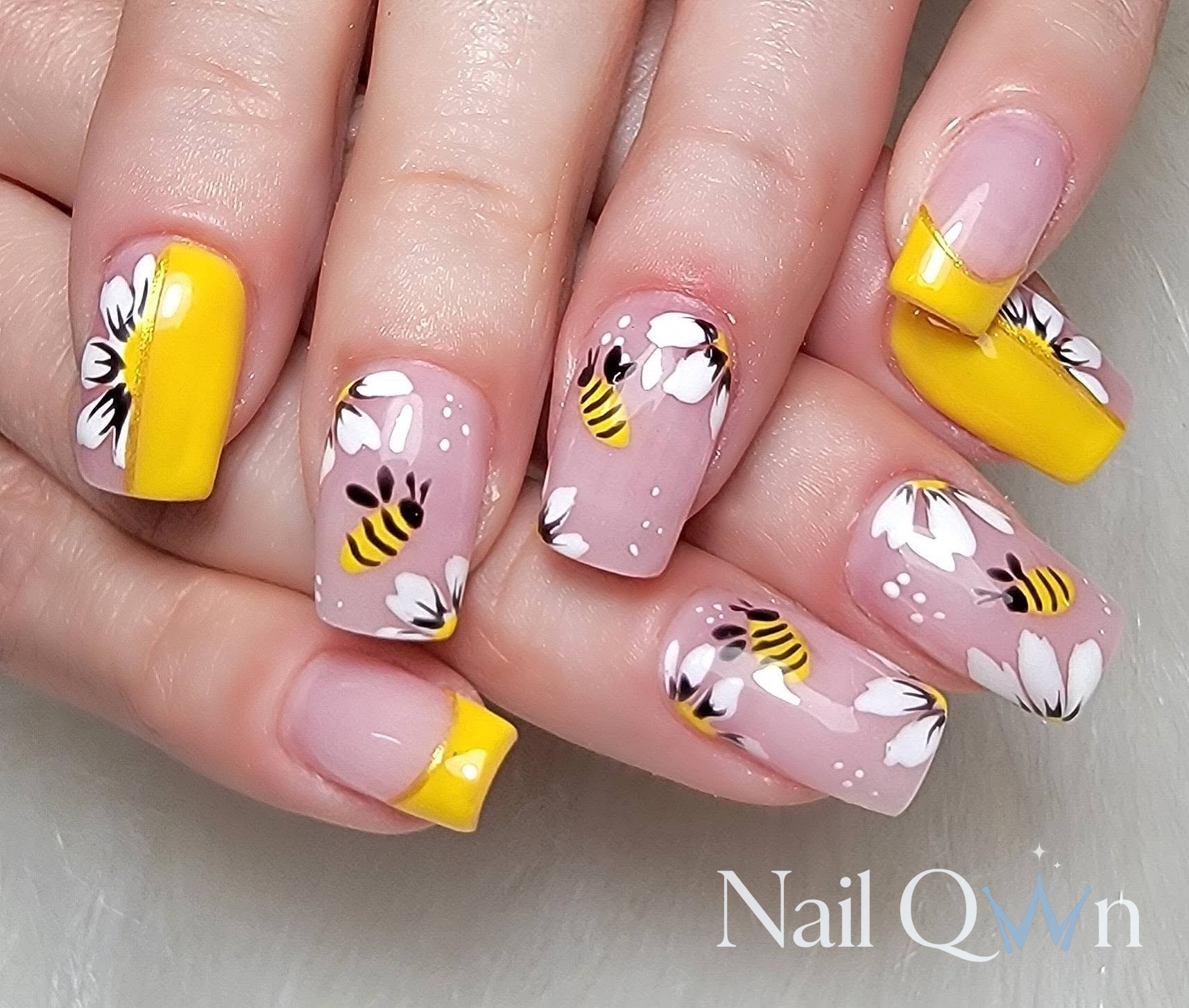 Detailed botanical nail art by Charlotte at Nail Qwn